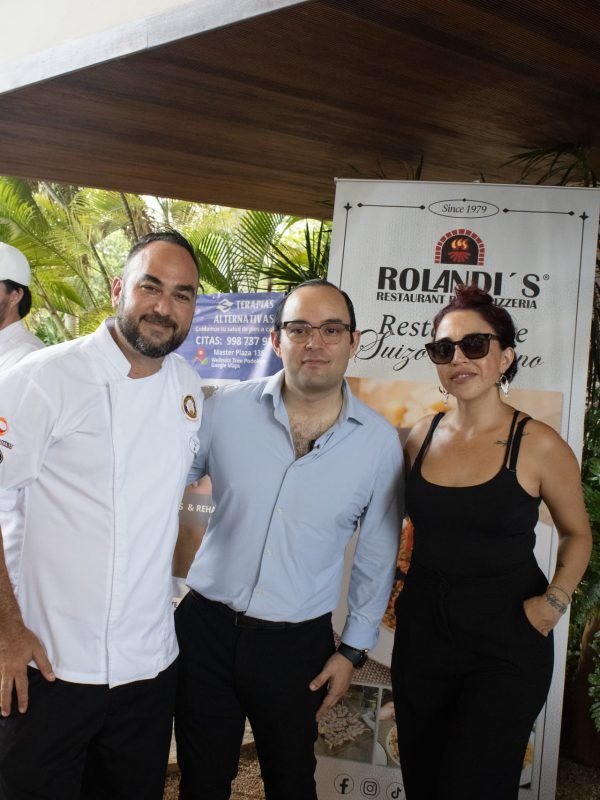 Daniele, Yemima y gerente